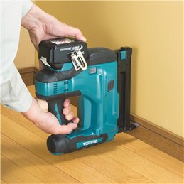 Clavadora LXT® Makita DBN500Z