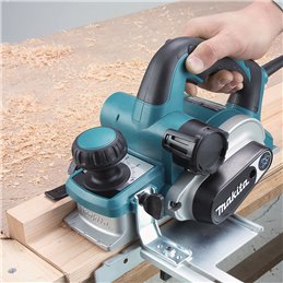 Cepillo Makita KP0810C