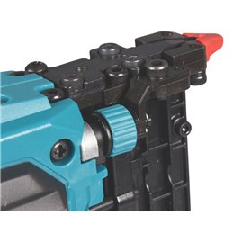 Clavadora XGT® Makita PT001GZ