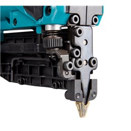 Clavadora XGT® Makita PT354DZ