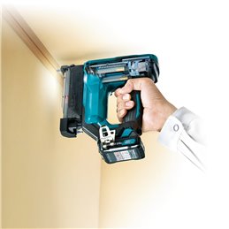 Clavadora XGT® Makita PT354DZ